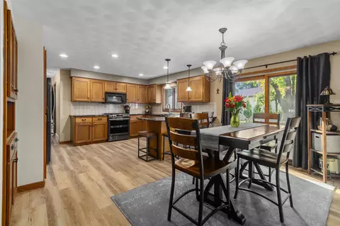 2129 W Capitol Dr, Appleton, WI 54914 photo 12