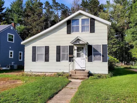 110 West St, Clintonville, WI 54929