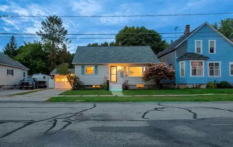 2526 White St, Marinette, WI 54143
