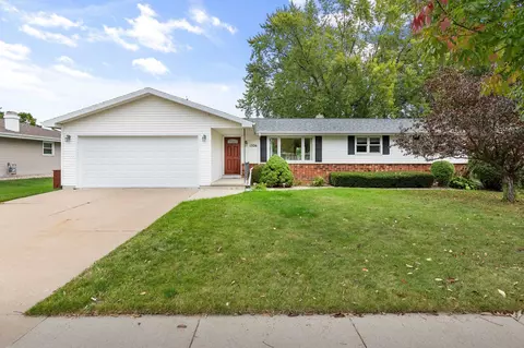 1326 Tullar Rd, Neenah, WI 54956