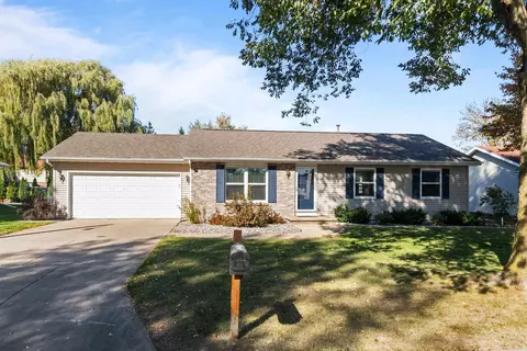 28 Rainbow Ct, Appleton, WI 54915