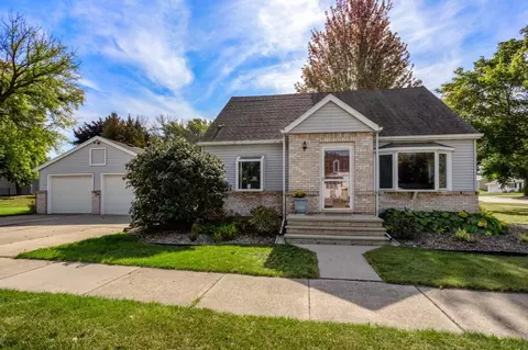 101 E 17th St, Kaukauna, WI 54130