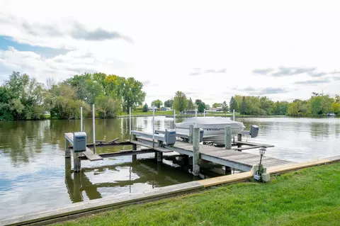 806 E River Dr, Omro, WI 54963 photo 9