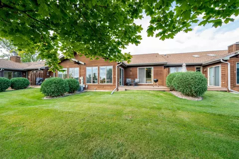 806 E River Dr, Omro, WI 54963 photo 7