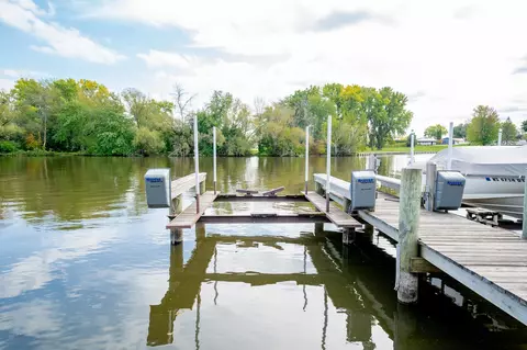 806 E River Dr, Omro, WI 54963 photo 10
