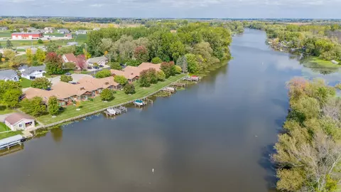 806 E River Dr, Omro, WI 54963 photo 16