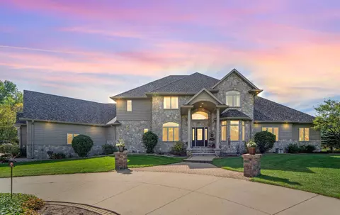 w8669 Hillview Road, Hortonville, WI 54944