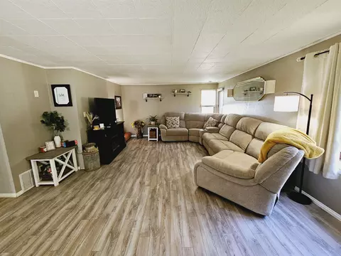 1529 S Kernan Ave, Appleton, WI 54915 photo 4