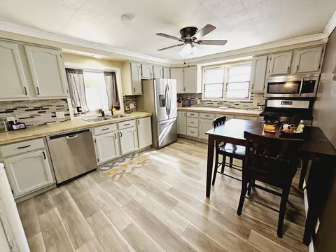 1529 S Kernan Ave, Appleton, WI 54915 photo 9