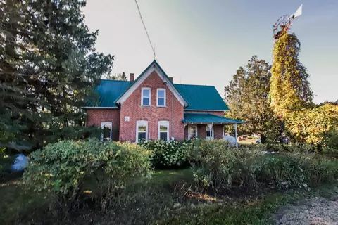 581 Hager Rd, Denmark, WI 54208