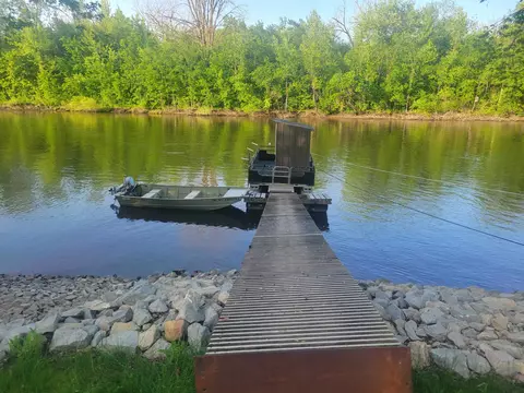 206 Wood Ln, New London, WI 54961