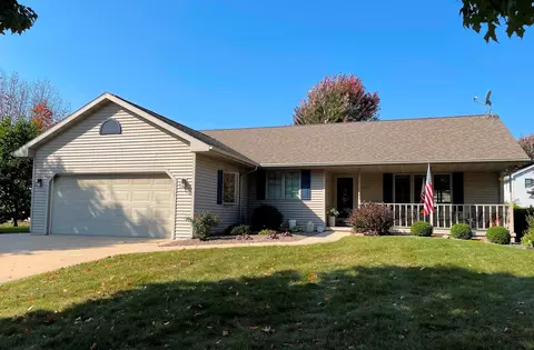 1107 Pawn Dr, Green Bay, WI 54313