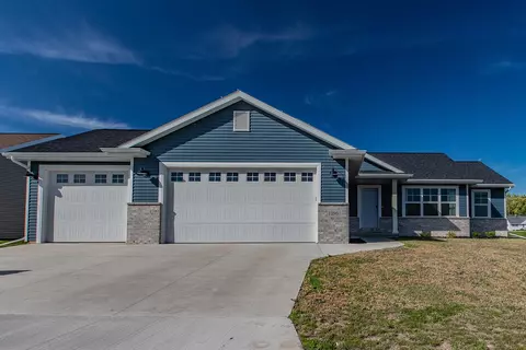 1290 Brenda Ln, Neenah, WI 54956