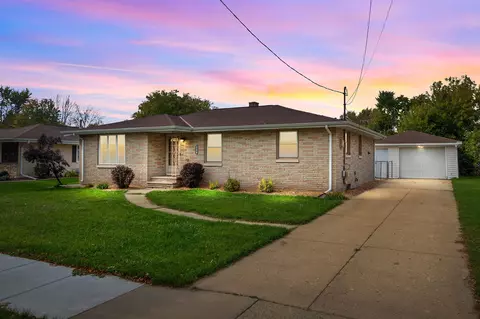 828 Melissa St, Menasha, WI 54952