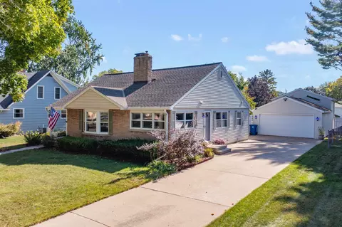 1295 Oregon St, Green Bay, WI 54303