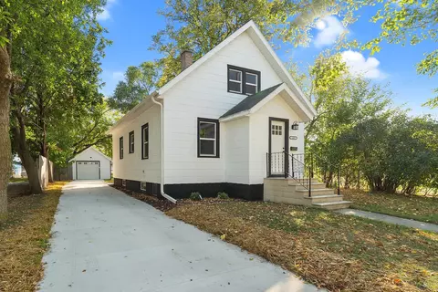 1468 Harvey St, Green Bay, WI 54302