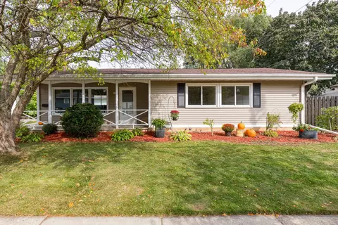 1208 E Custer Ave, Oshkosh, WI 54901
