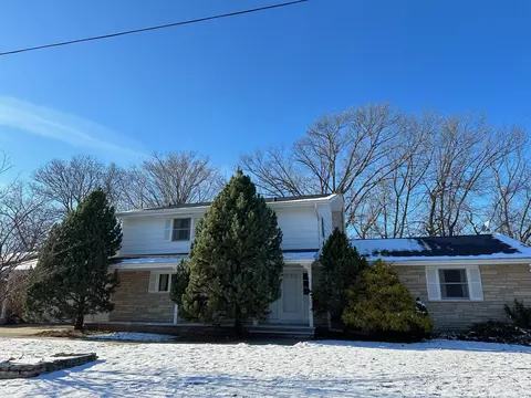 1215 N Briarcliff Dr, Appleton, WI 54915