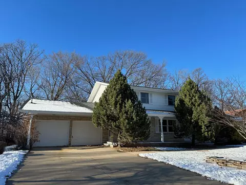1215 N Briarcliff Dr, Appleton, WI 54915 photo 2