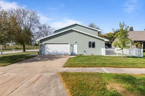 1612 E Capitol Dr, Appleton, WI 54911