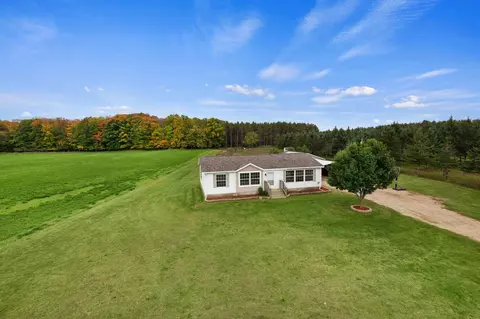 w4451 County Road 338, Menominee, MI 49893