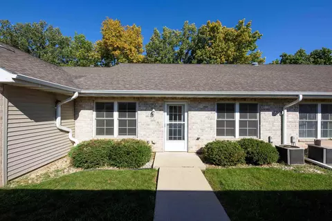 1396 W South Park Ave, Oshkosh, WI 54902