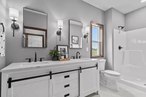 Bath - 3657 Gladiolus Pl, Appleton, WI 54913 photo 1 of 3