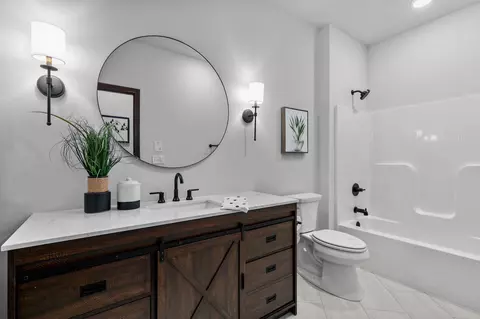 Bath - 3657 Gladiolus Pl, Appleton, WI 54913 photo 2 of 3