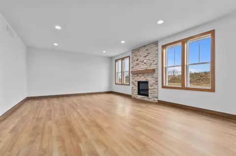 Living - 244 Spartan Dr, Appleton, WI 54913 photo 1 of 2