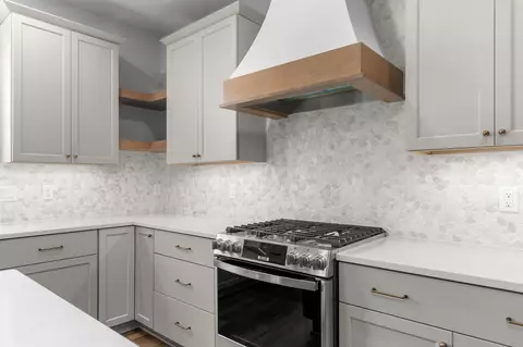 Kitchen - 244 Spartan Dr, Appleton, WI 54913 photo 2 of 7
