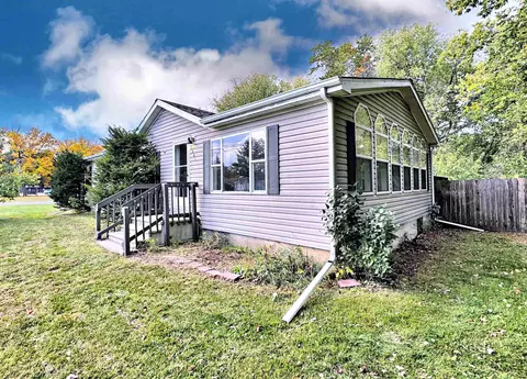 1021 Elizabeth St, Shawano, WI 54166