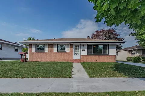 1138 Orchard Dr, Sheboygan, WI 53081