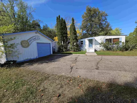 117 W Division St, Hancock, WI 54943