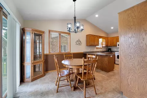 2225 W Cortland Dr, Appleton, WI 54914 photo 6