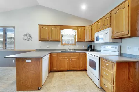 2225 W Cortland Dr, Appleton, WI 54914 photo 9