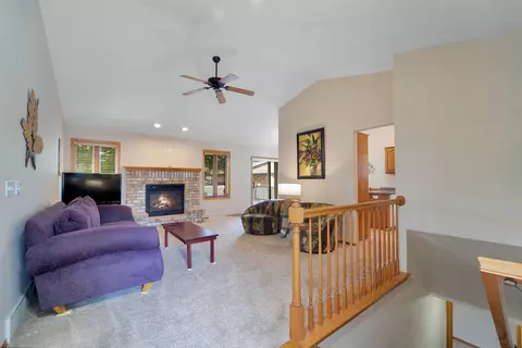 2225 W Cortland Dr, Appleton, WI 54914 photo 2