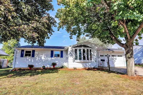 1851 Lilac Ln, Green Bay, WI 54302