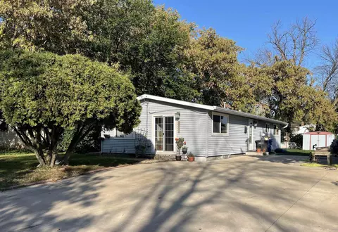 1020 Hawk St, Oshkosh, WI 54901