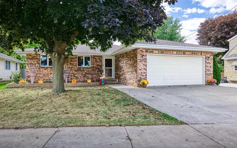 313 W Division St, Kaukauna, WI 54130