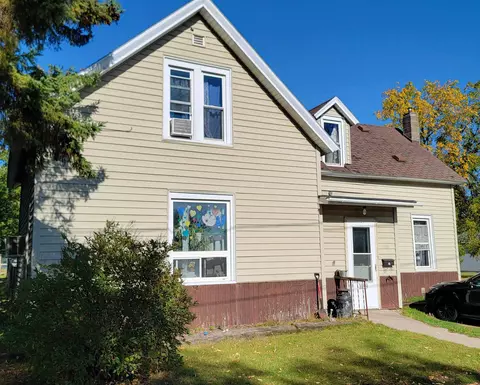 1059 Walnut St, Marinette, WI 54143