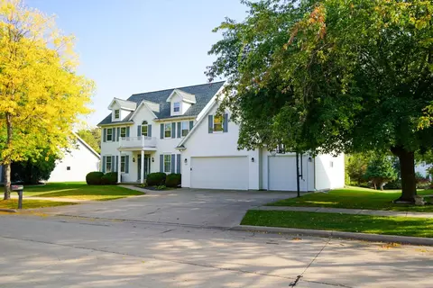 511 E Sheffield Ln, Appleton, WI 54913