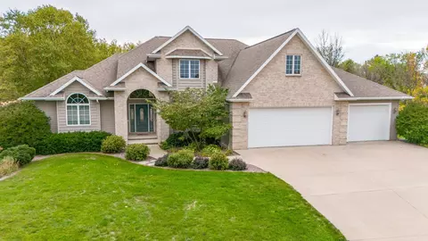 n968 West Lake Court, Hortonville, WI 54944
