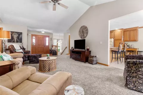 1868 Sunrise Ln, Appleton, WI 54913 photo 4