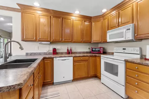 1868 Sunrise Ln, Appleton, WI 54913 photo 8