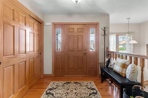 1868 Sunrise Ln, Appleton, WI 54913 photo 2