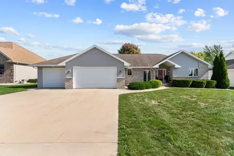 1868 Sunrise Ln, Appleton, WI 54913