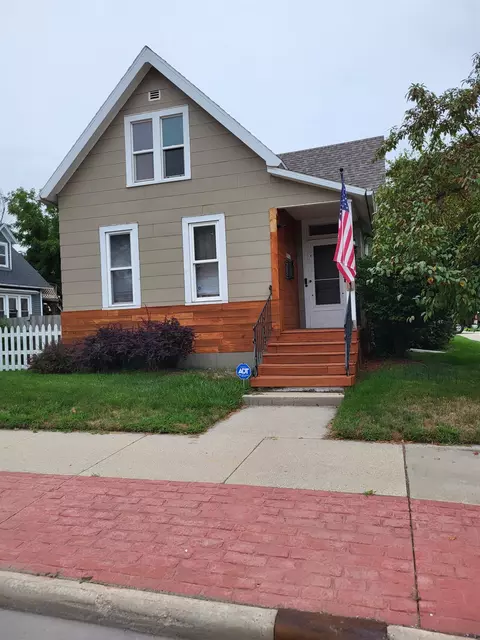 1035 E Walnut St, Green Bay, WI 54301