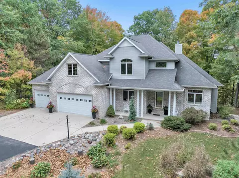 3090 Hawk Ridge Trl, Green Bay, WI 54313