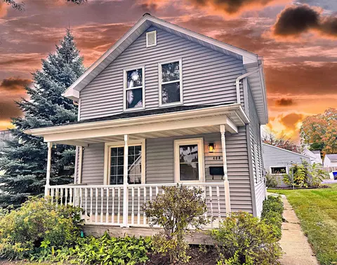 408 W 7th St, Kaukauna, WI 54130