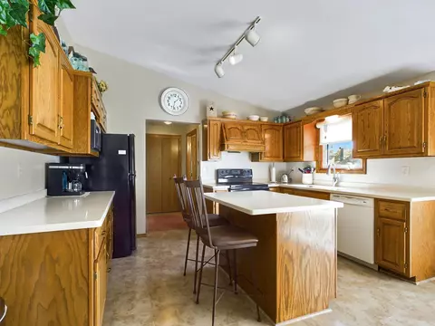 2245 W Roselawn Dr, Appleton, WI 54914 photo 6